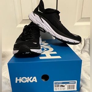 Hoka Women’s Clifton 8 9.5B